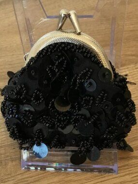 Vintage-style Kiss Lock Coin Purse with Black Beads and Sequins